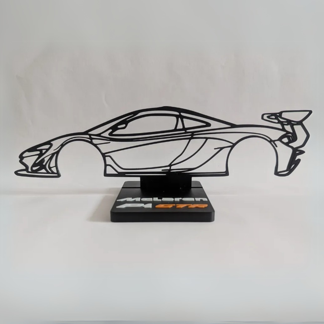 McLaren P1 GTR silhouette